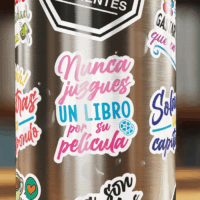 Sticker | Nunca juzgues un libro por su película